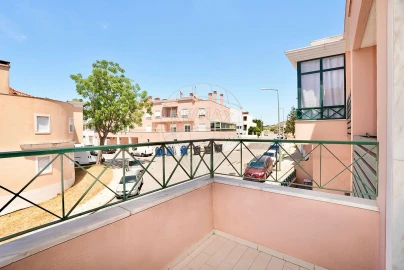 Apartamento T3 para Venda em Vialonga
