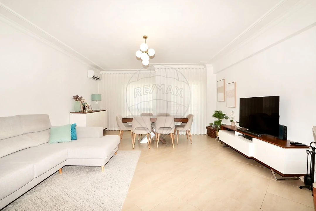Apartamento T3 para Venda em Vialonga Foto 1