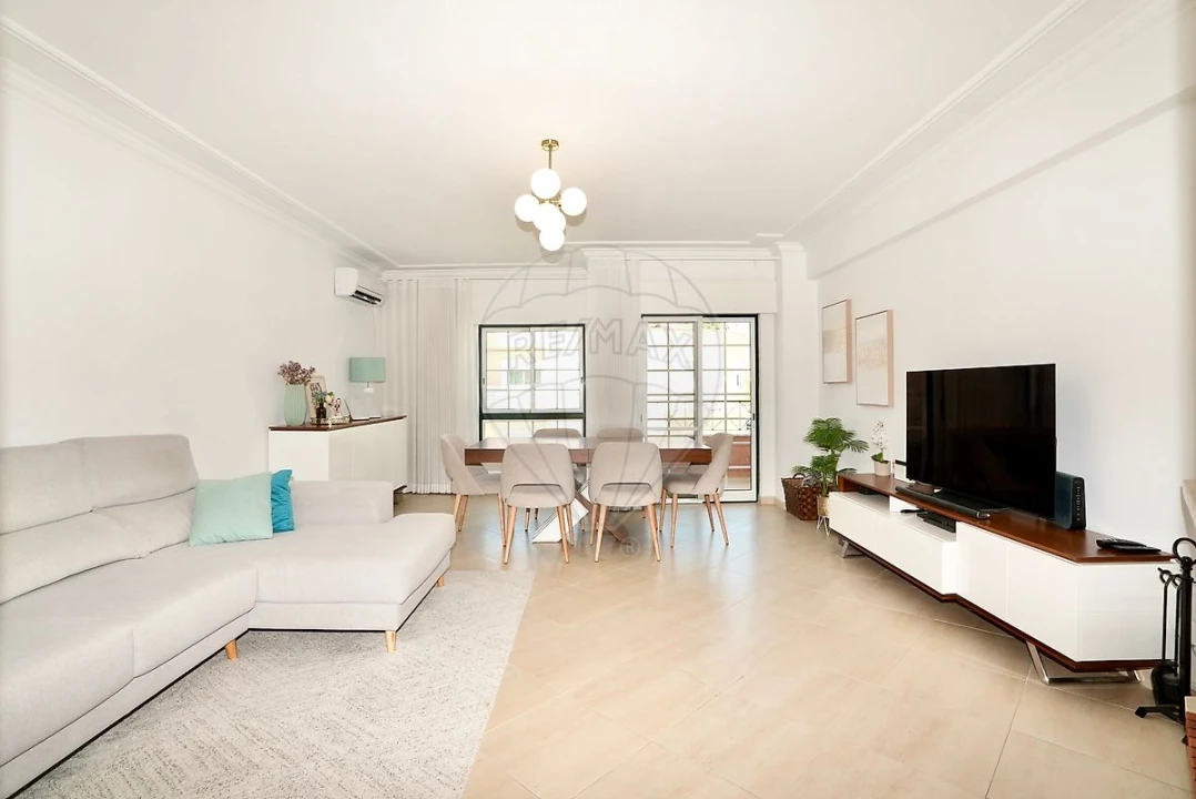 Apartamento T3 para Venda em Vialonga Foto 2