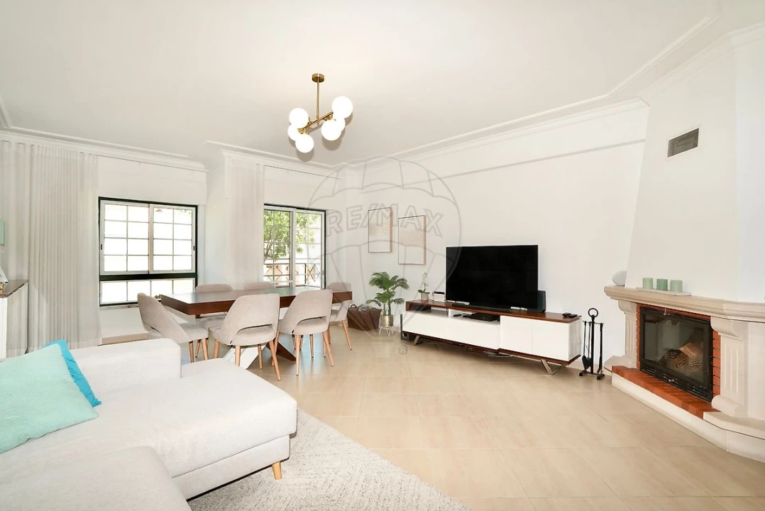 Apartamento T3 para Venda em Vialonga Foto 3
