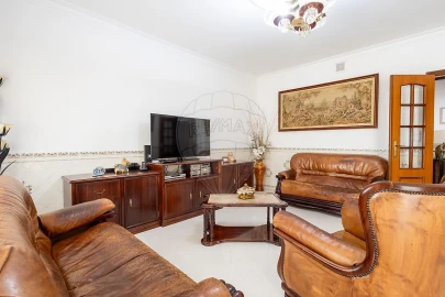 Apartamento T3 para Venda em Carregado e Cadafais