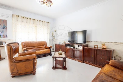Apartamento T3 para Venda em Carregado e Cadafais