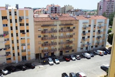 Apartamento T3 para Venda em Carregado e Cadafais