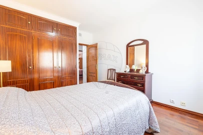 Apartamento T3 para Venda em Carregado e Cadafais