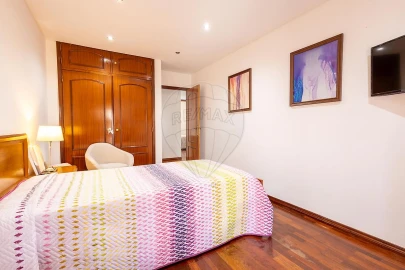 Apartamento T3 para Venda em Carregado e Cadafais