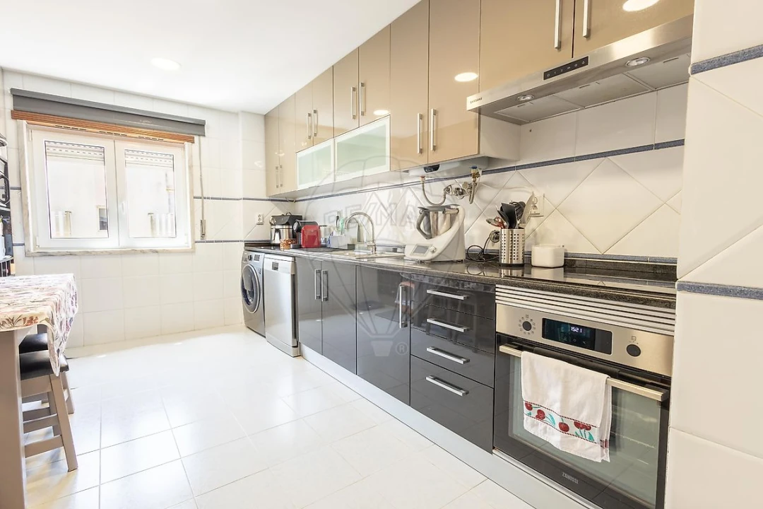 Apartamento T3 para Venda em Carregado e Cadafais Foto 2