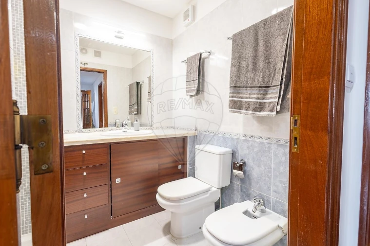 Apartamento T3 para Venda em Carregado e Cadafais Foto 27