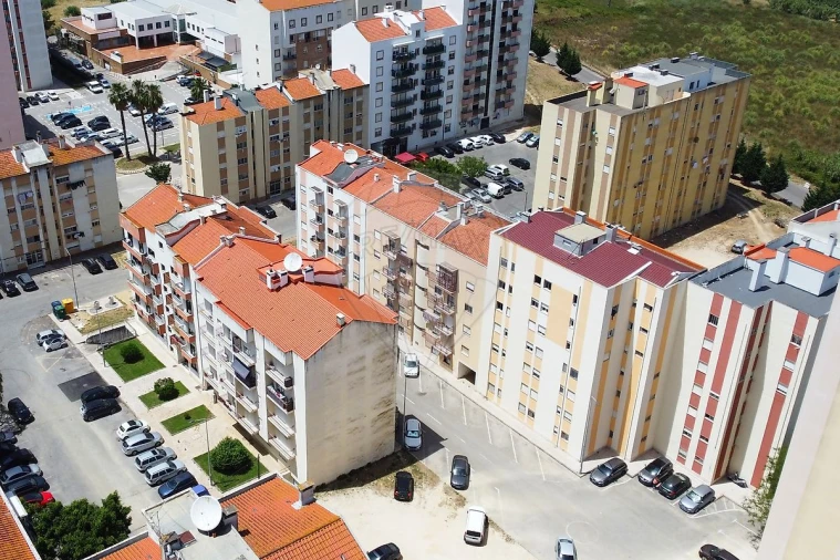 Apartamento T3 para Venda em Carregado e Cadafais Foto 35