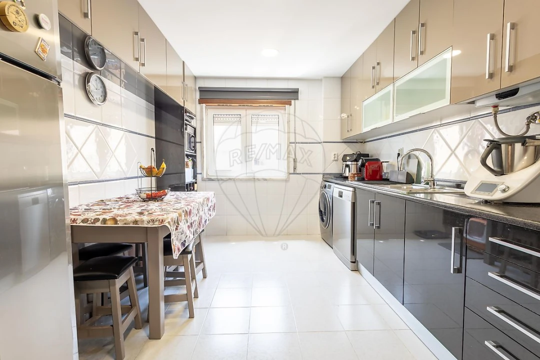 Apartamento T3 para Venda em Carregado e Cadafais Foto 1