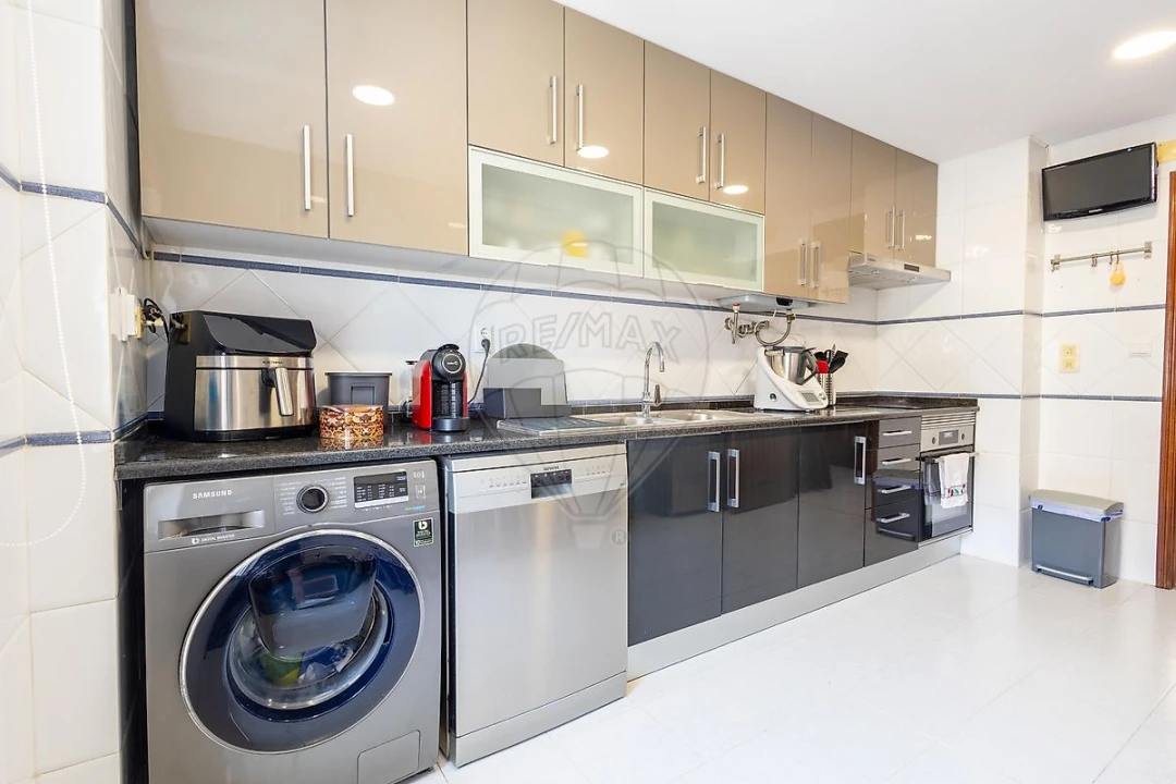 Apartamento T3 para Venda em Carregado e Cadafais Foto 3