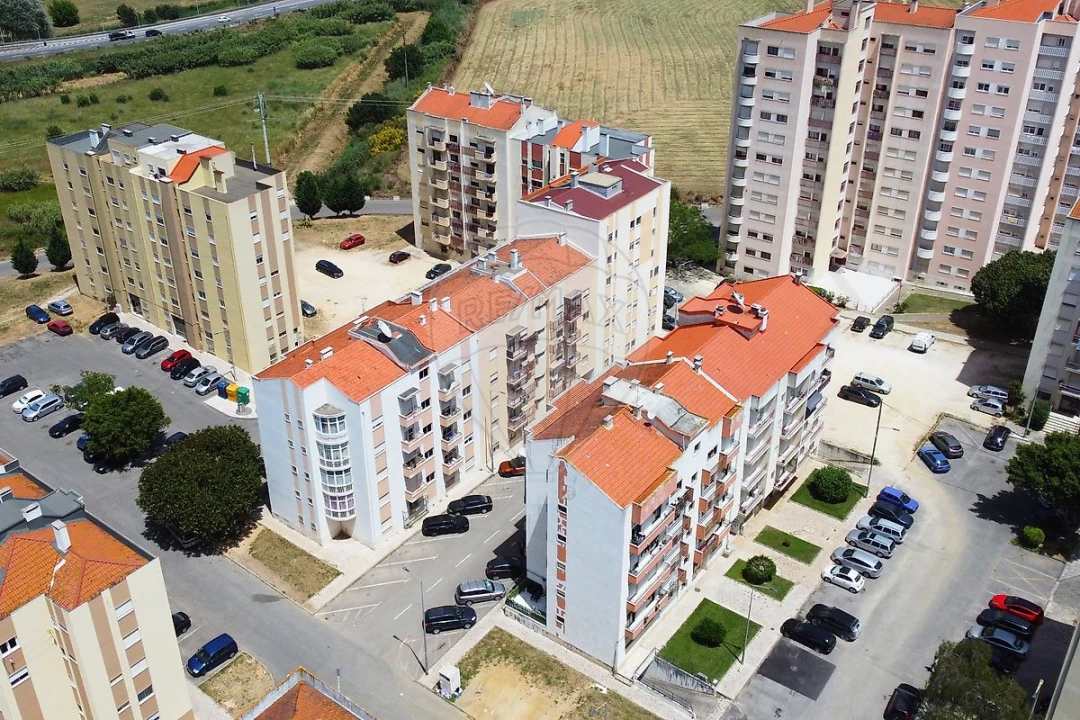 Apartamento T3 para Venda em Carregado e Cadafais Foto 36