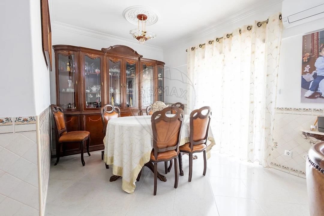 Apartamento T3 para Venda em Carregado e Cadafais Foto 11