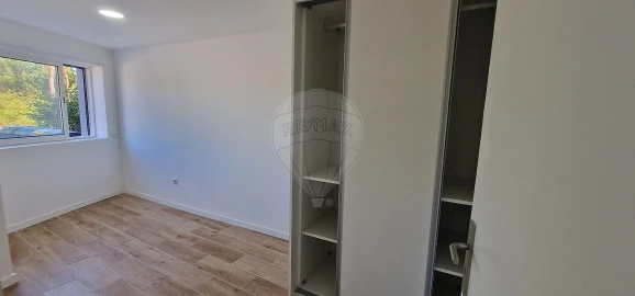 Moradia T2 para Arrendamento em Pedrouços