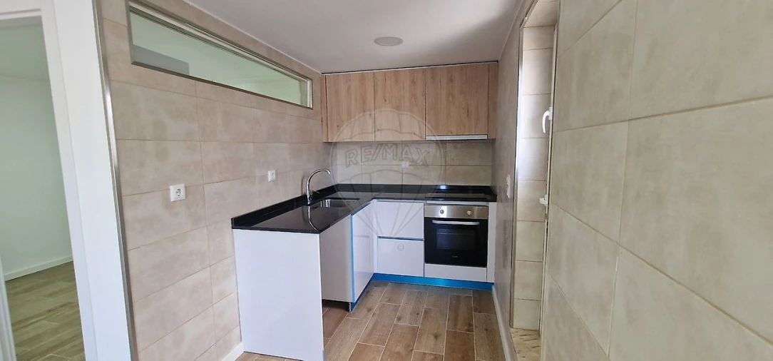 Moradia T2 para Arrendamento em Pedrouços Foto 3