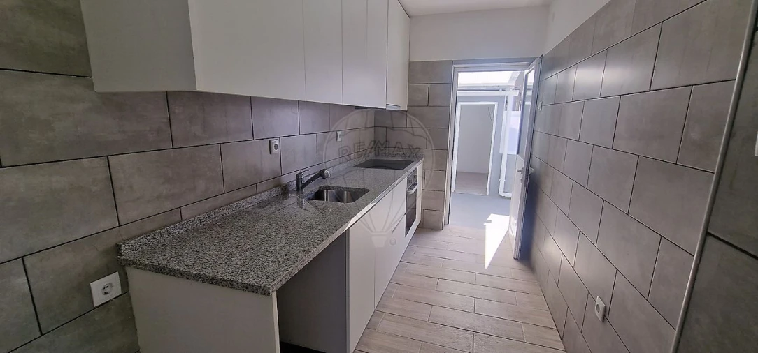 Moradia T2 para Arrendamento em Pedrouços Foto 5