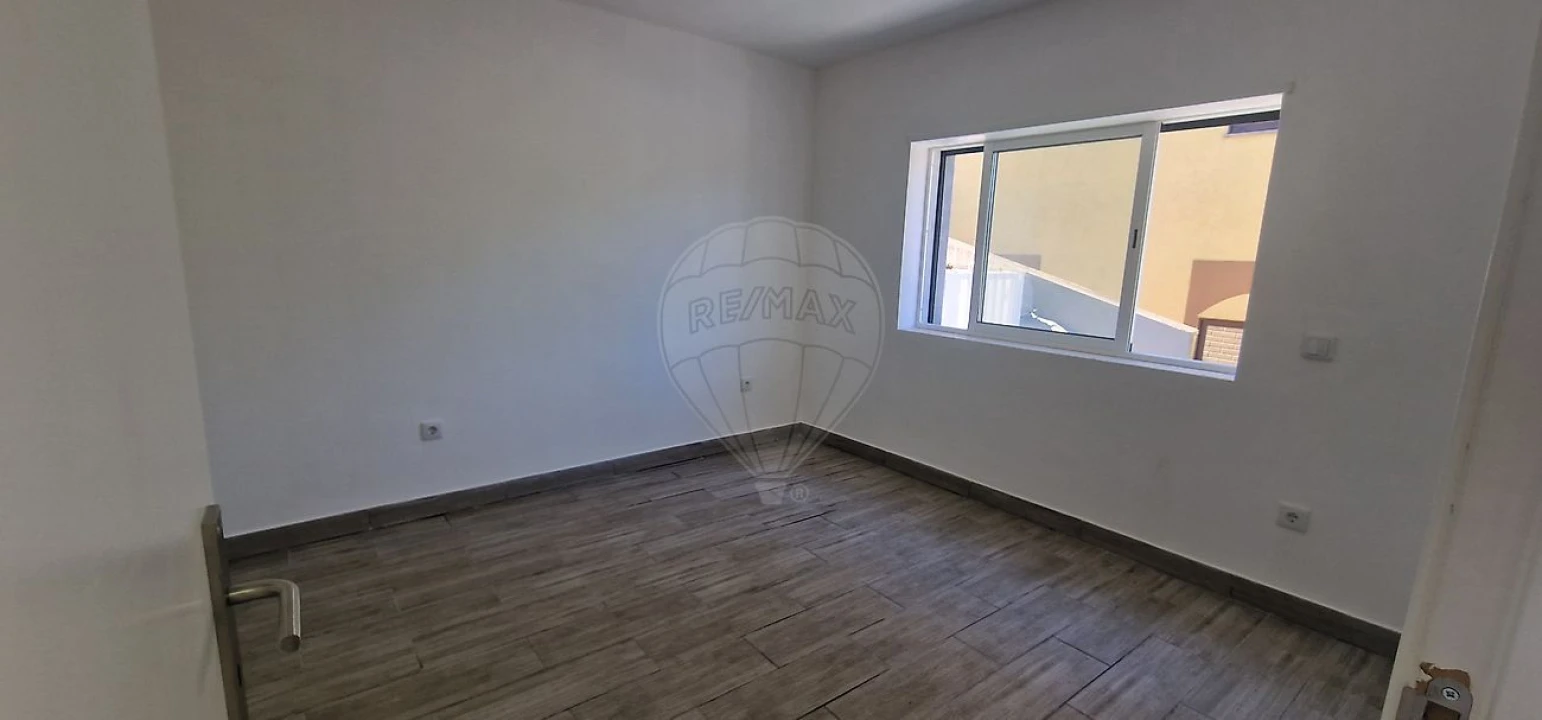 Moradia T2 para Arrendamento em Pedrouços Foto 2