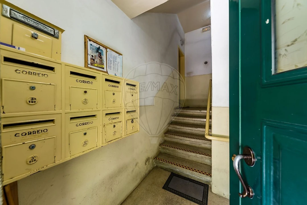 Apartamento T4 para Venda em Alvalade Foto 30