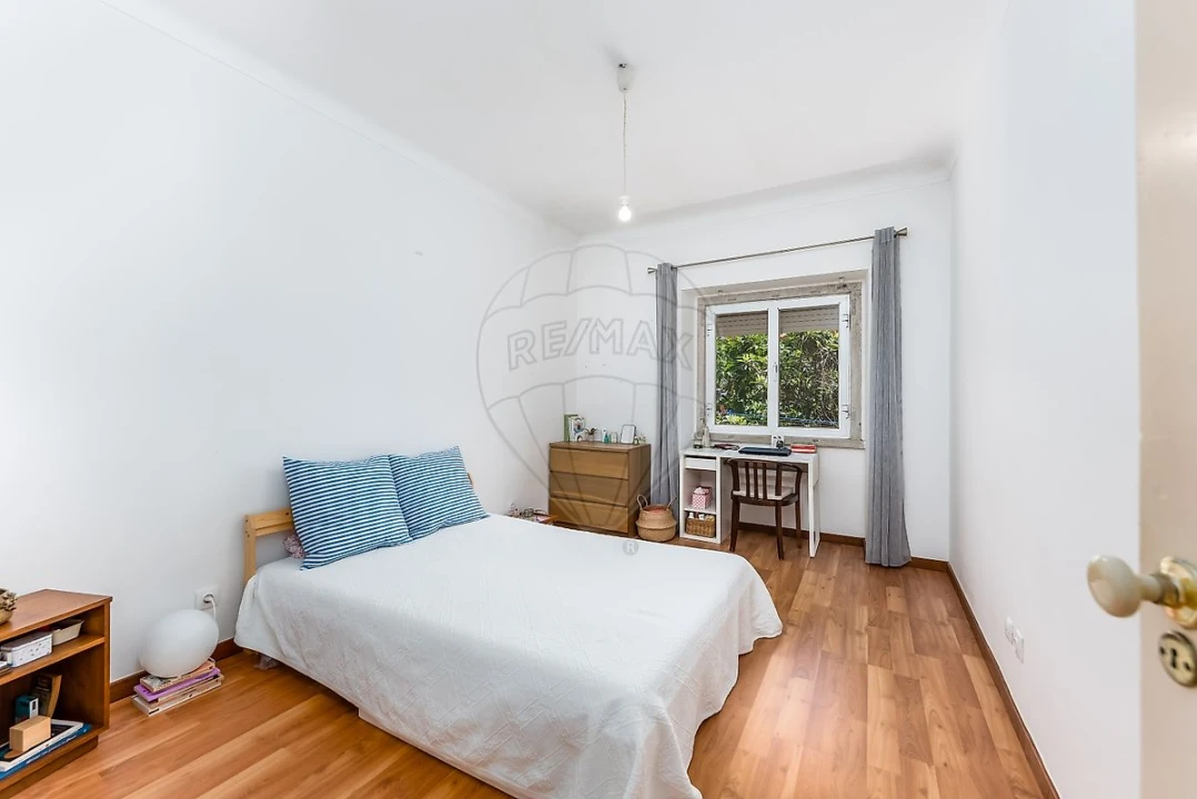 Apartamento T4 para Venda em Alvalade Foto 4