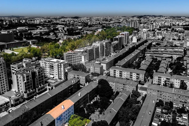 Apartamento T4 para Venda em Alvalade Foto 19
