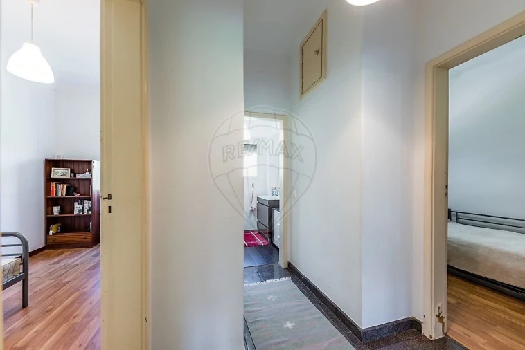 Apartamento T4 para Venda em Alvalade Foto 9