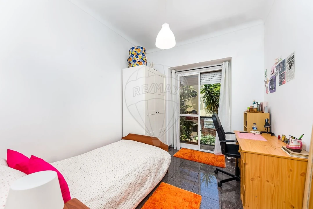 Apartamento T4 para Venda em Alvalade Foto 7