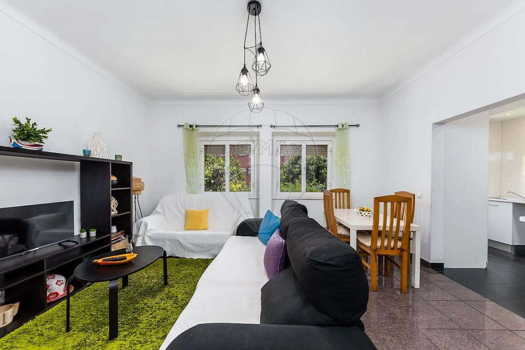 Apartamento T4 para Venda em Alvalade Foto 11