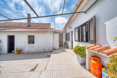 Moradia T3 para Venda em Aveiras de Baixo