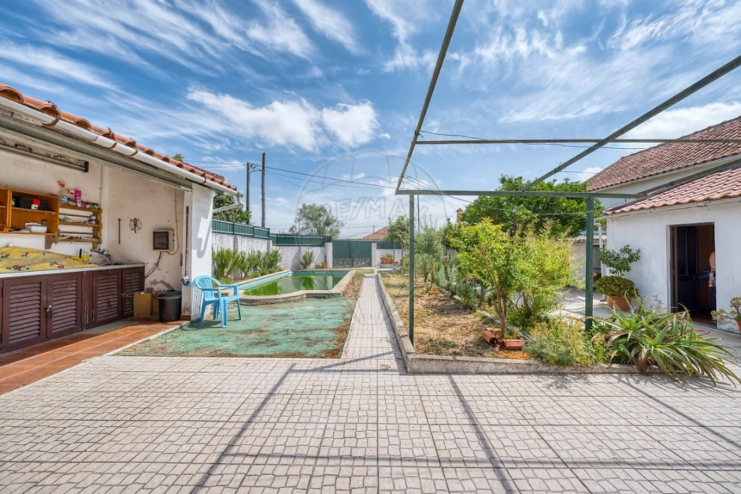Moradia T3 para Venda em Aveiras de Baixo Foto 33