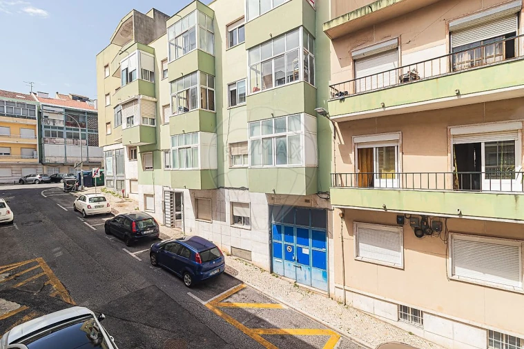 Apartamento T2 para Venda em Venteira Foto 9