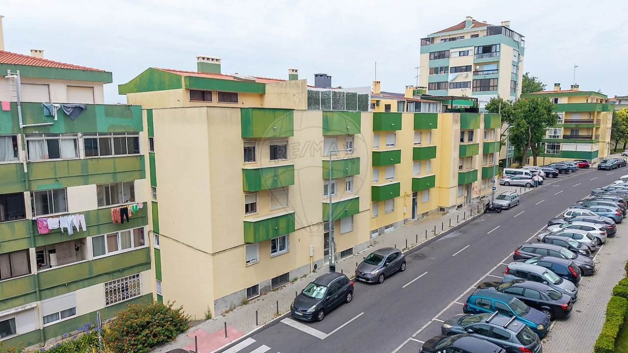 Apartamento T2 para Venda em Rio de Mouro Foto 1