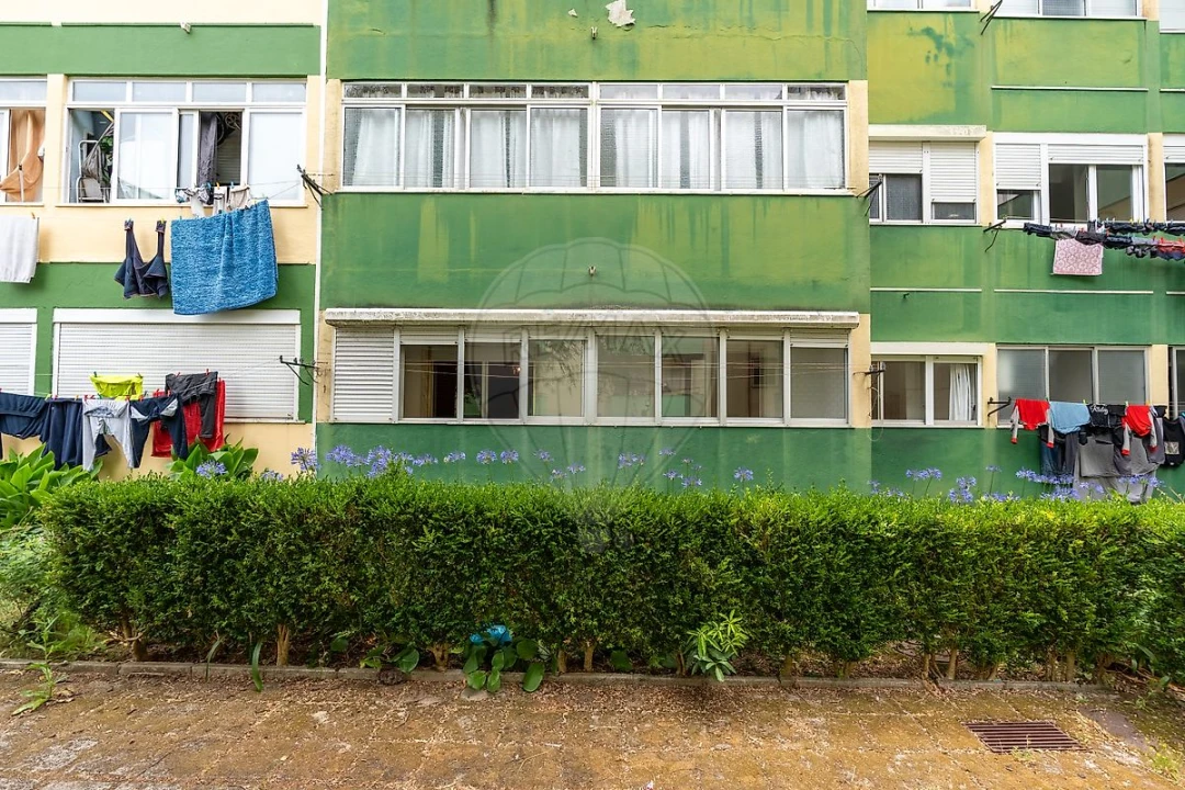 Apartamento T2 para Venda em Rio de Mouro Foto 23