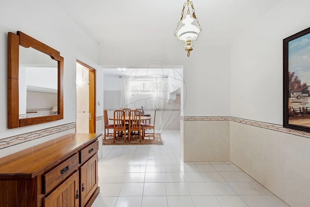 Apartamento T2 para Venda em Rio de Mouro Foto 11