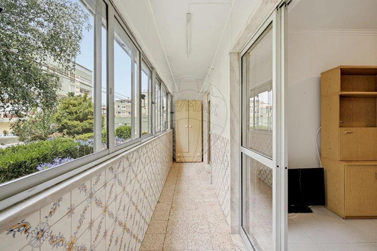 Apartamento T2 para Venda em Rio de Mouro Foto 19