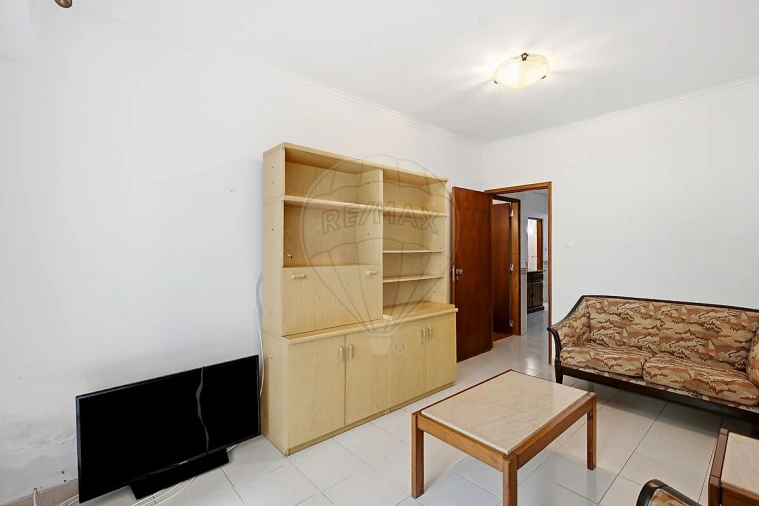 Apartamento T2 para Venda em Rio de Mouro Foto 12