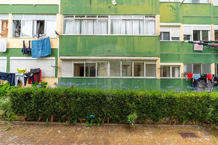 Apartamento T2 para Venda em Rio de Mouro Foto 23