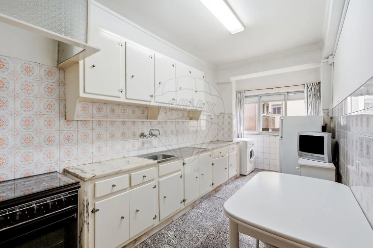 Apartamento T2 para Venda em Rio de Mouro Foto 18