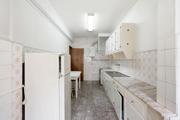 Apartamento T2 para Venda em Rio de Mouro Foto 20