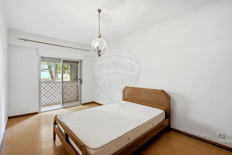 Apartamento T2 para Venda em Rio de Mouro Foto 8