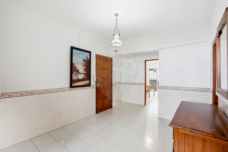 Apartamento T2 para Venda em Rio de Mouro Foto 5
