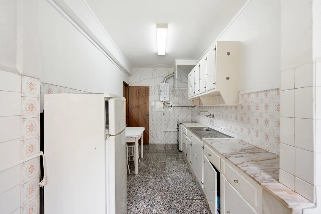 Apartamento T2 para Venda em Rio de Mouro Foto 20