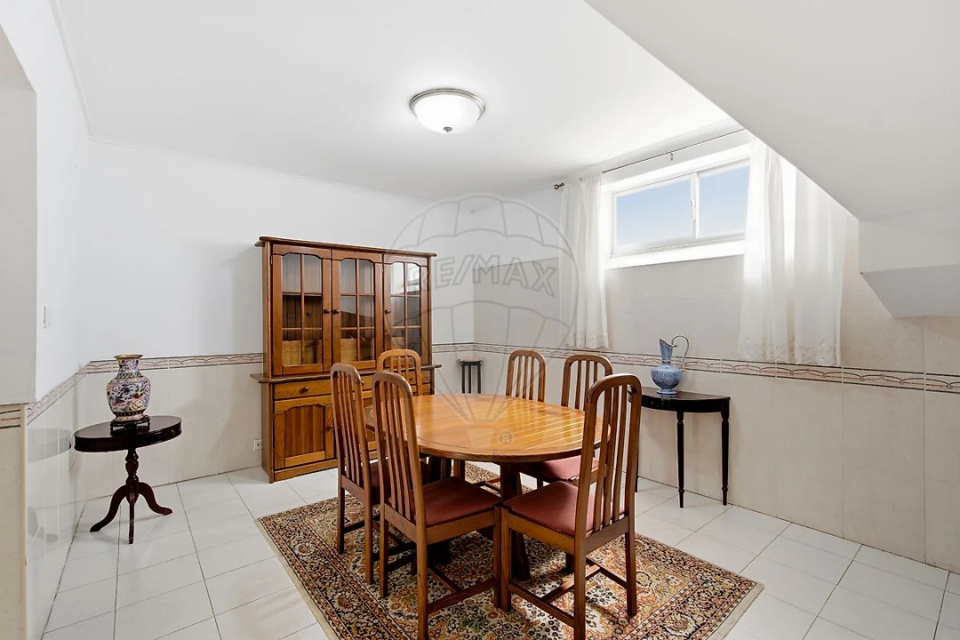 Apartamento T2 para Venda em Rio de Mouro Foto 16