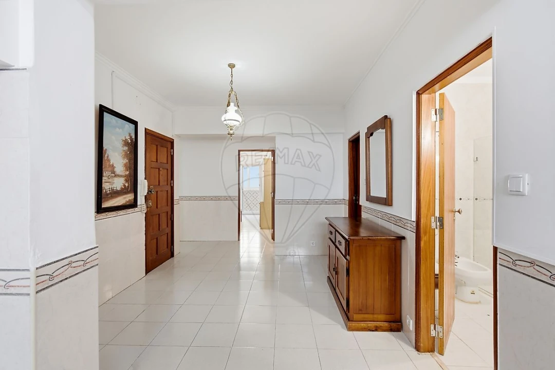 Apartamento T2 para Venda em Rio de Mouro Foto 15