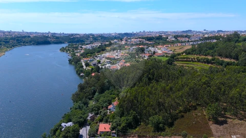 Terreno para Venda em Gondomar (São Cosme), Valbom e Jovim