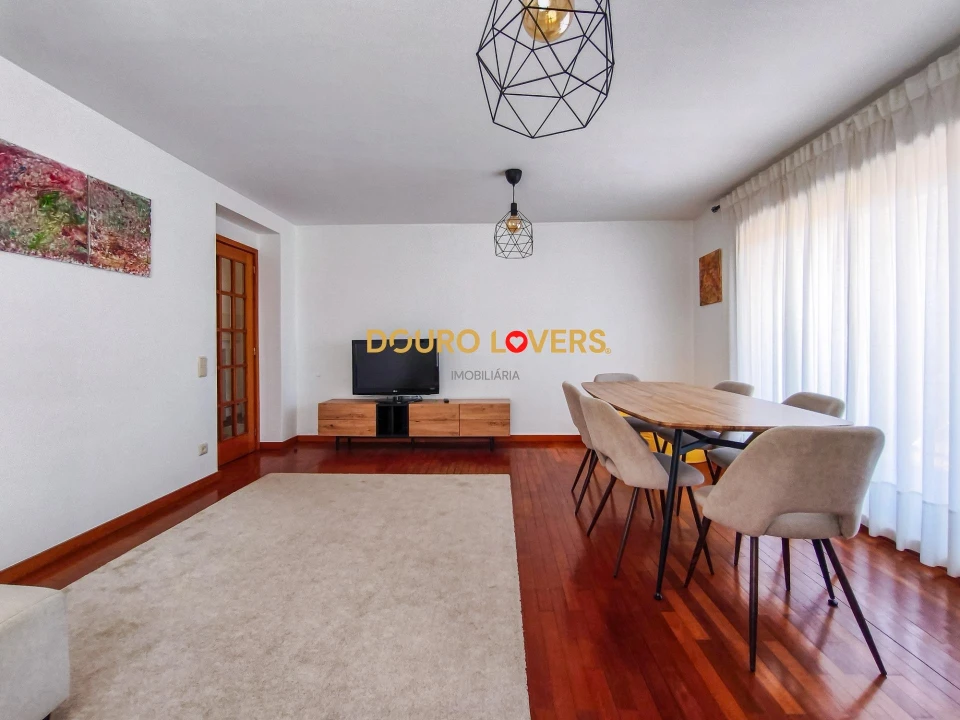 Apartamento T2 para Venda em Ramalde Foto 11