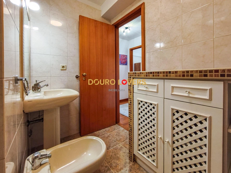 Apartamento T2 para Venda em Ramalde Foto 19