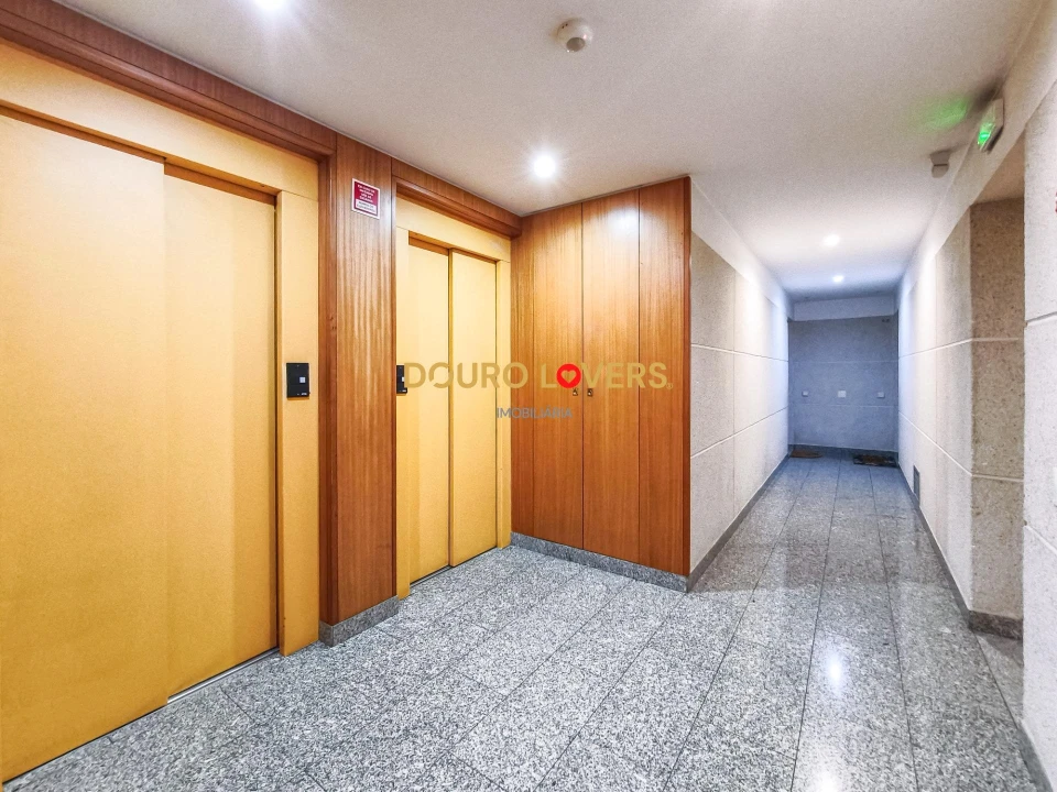 Apartamento T2 para Venda em Ramalde Foto 26