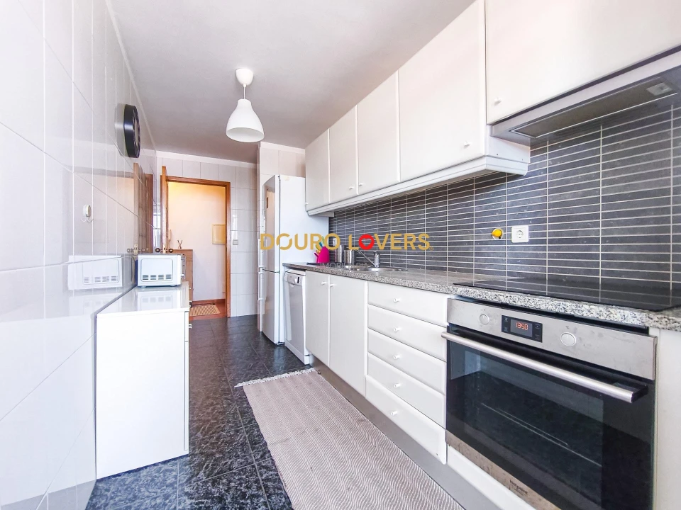 Apartamento T2 para Venda em Ramalde Foto 8