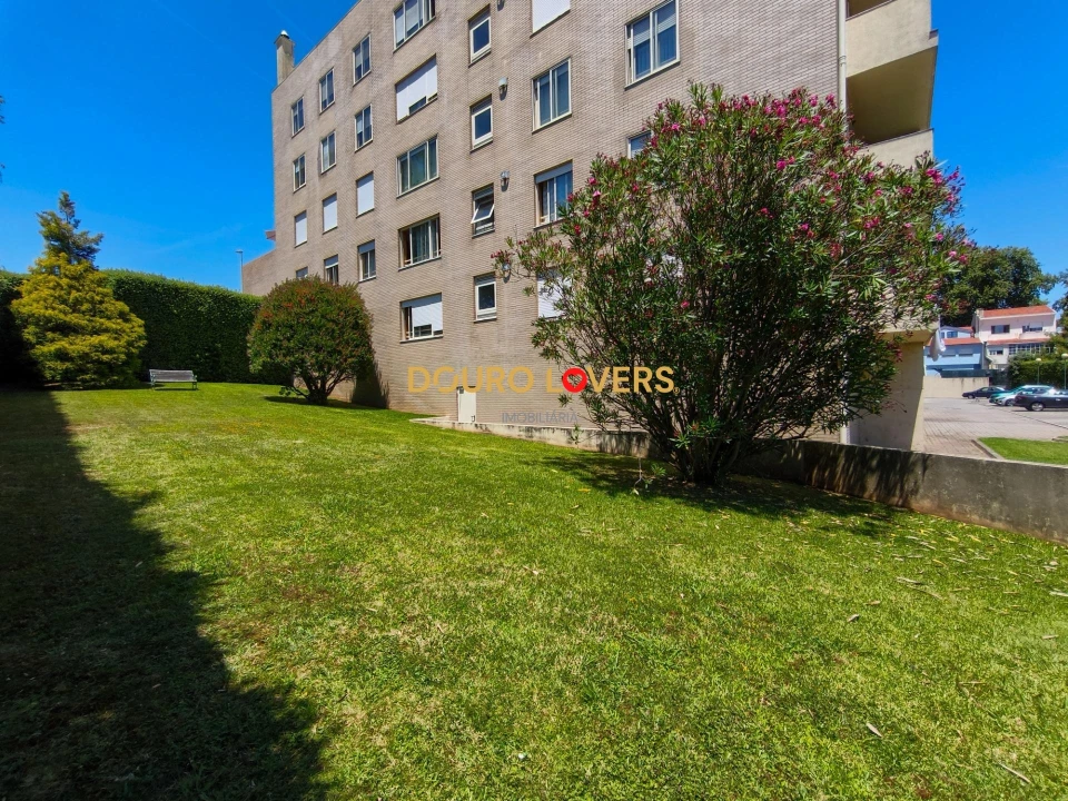 Apartamento T2 para Venda em Ramalde Foto 29