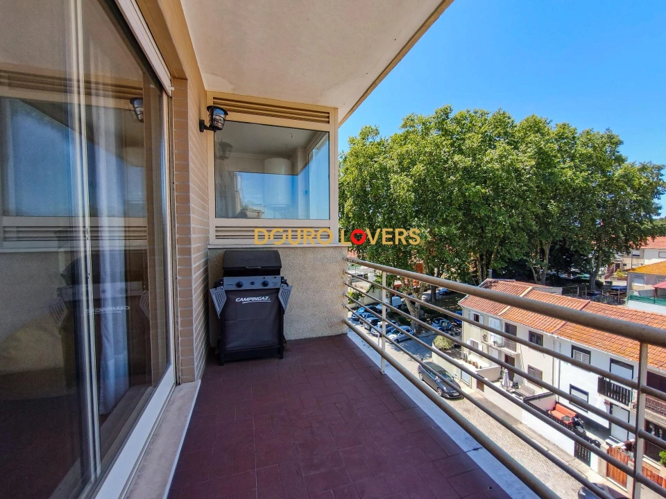 Apartamento T2 para Venda em Ramalde Foto 3