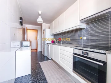 Apartamento T2 para Venda em Ramalde
